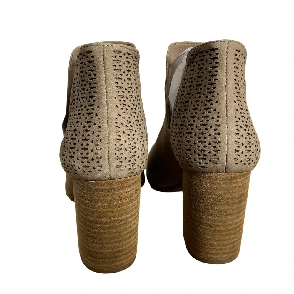 Antonio Melani Peep Toe Booties 8.5M Taupe‎ Nubuck Leather Block Heel Cutout